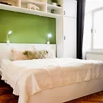 Apartamento Historic Center Boutique 4 - Free Parking - Schlossberg View - By Casa Momo