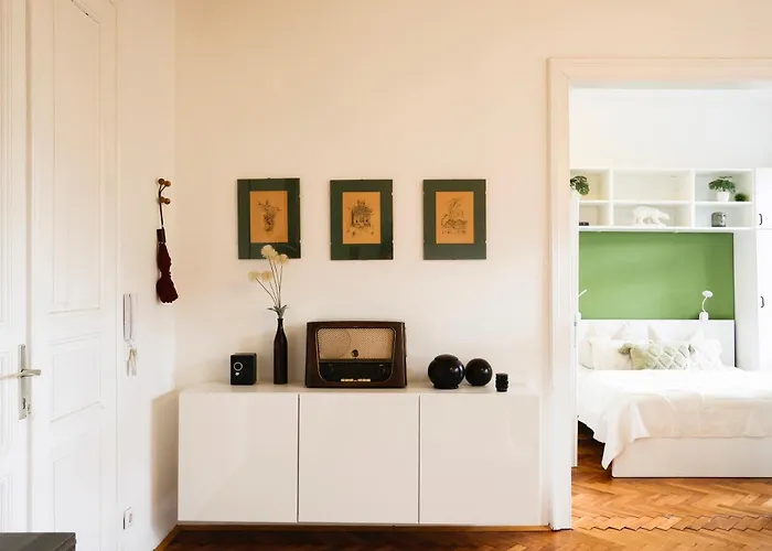 Historic Center Boutique 4 - Free Parking - Schlossberg View - By Casa Momo Daire Graz