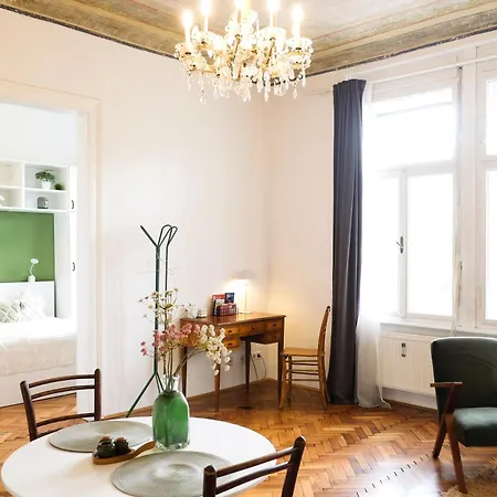 Zentrales Und Stilvolles Mit Schlossbergblick Und Parkplatz Graz