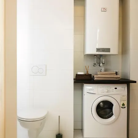 Historic Center Boutique 4 - Free Parking - Schlossberg View - By Casa Momo * Graz