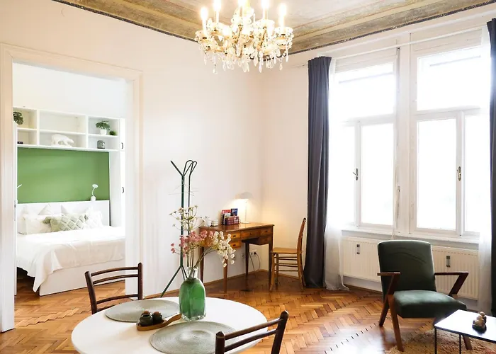 Historic Center Boutique 4 - Free Parking - Schlossberg View - By Casa Momo Graz