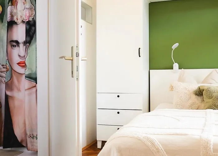 Historic Center Boutique 4 - Free Parking - Schlossberg View - By Casa Momo Graz