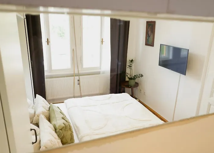 Historic Center Boutique 4 - Free Parking - Schlossberg View - By Casa Momo Graz