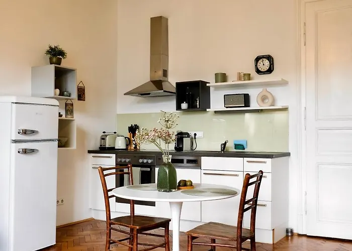 Historic Center Boutique 4 - Free Parking - Schlossberg View - By Casa Momo *